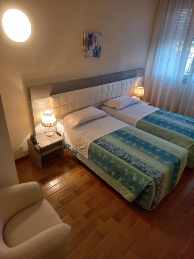 Park Hotel Кастел Сан Пиетро Терме Екстериор снимка