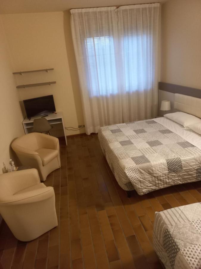 Park Hotel Кастел Сан Пиетро Терме Екстериор снимка