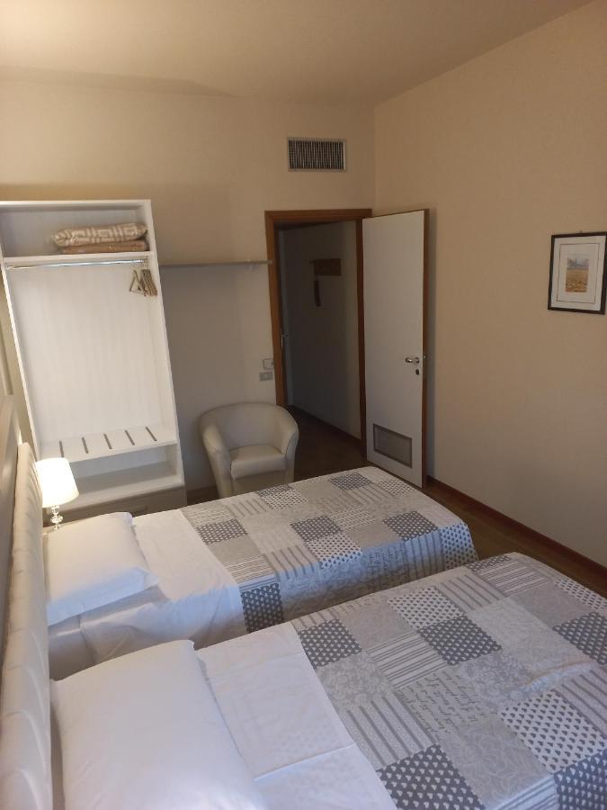 Park Hotel Кастел Сан Пиетро Терме Екстериор снимка