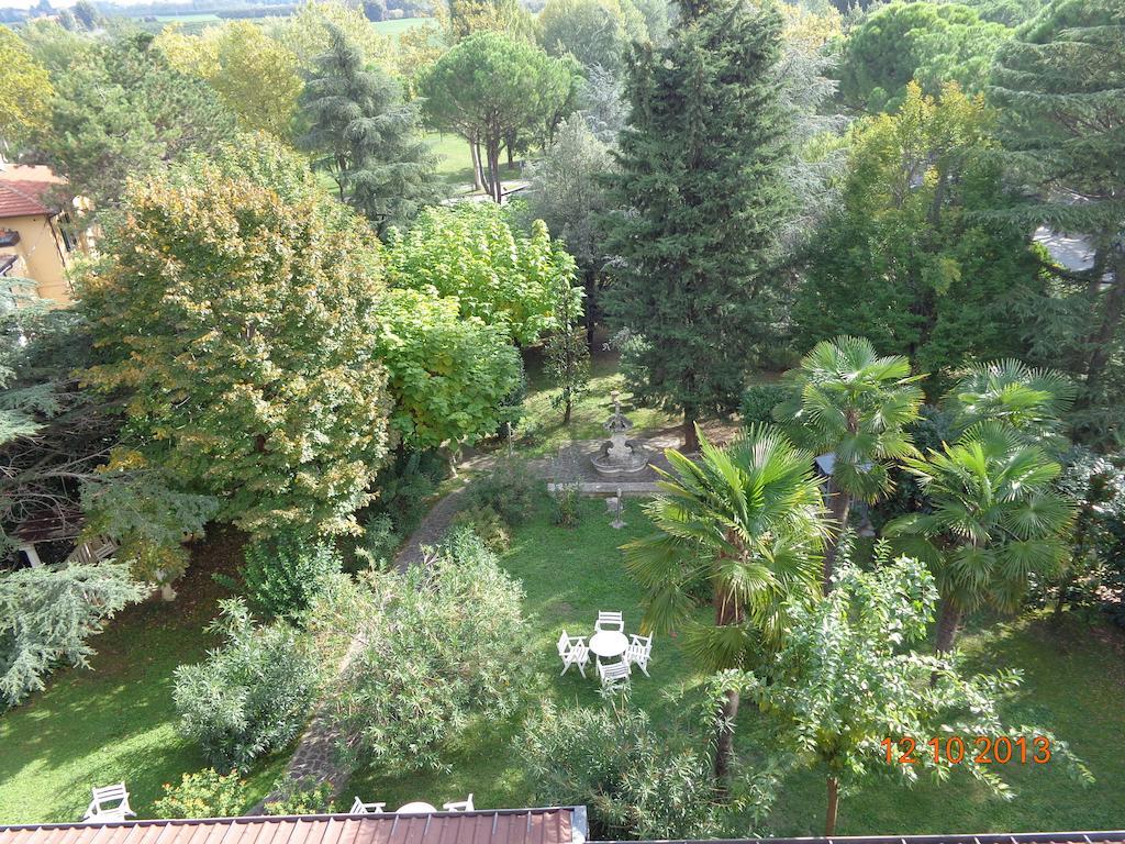 Park Hotel Кастел Сан Пиетро Терме Екстериор снимка