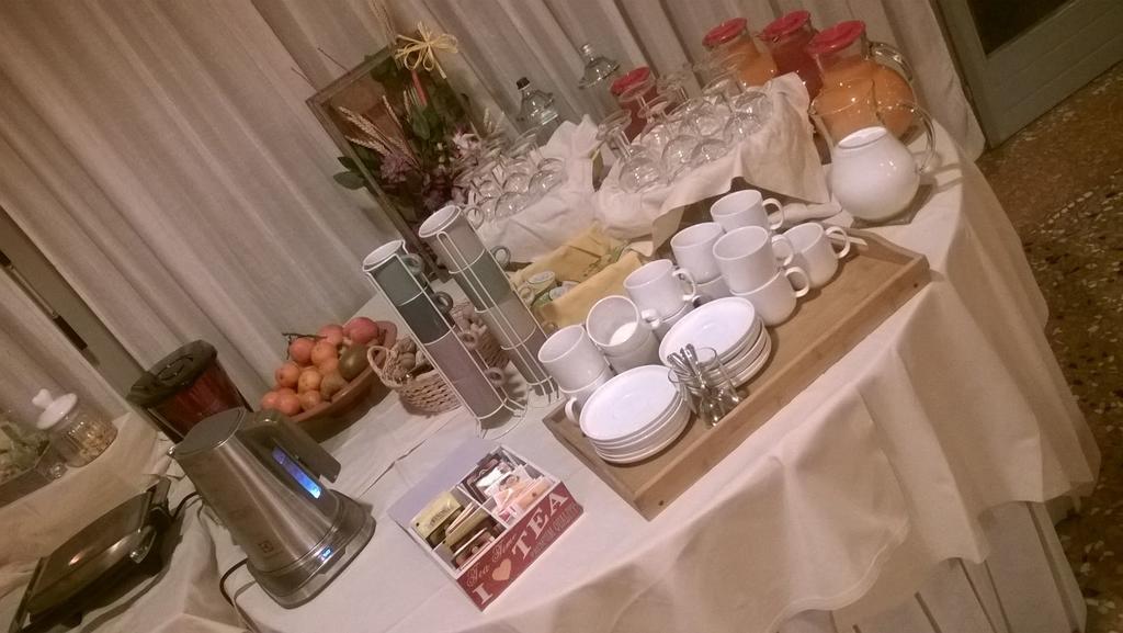 Park Hotel Кастел Сан Пиетро Терме Екстериор снимка